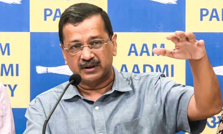 Arvind Kejriwal calls a meeting over the protest against the CEC