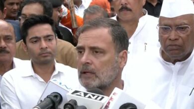 INDIA bloc MP including Rahul Gandhi reached Rajghat to protest against the CEC