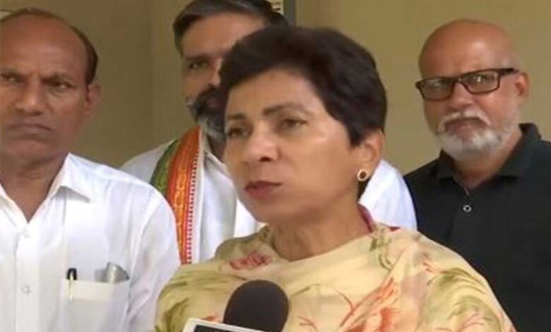 Kumari Selja targets the BJP raises questions over the arrest of Urmila Sanawar