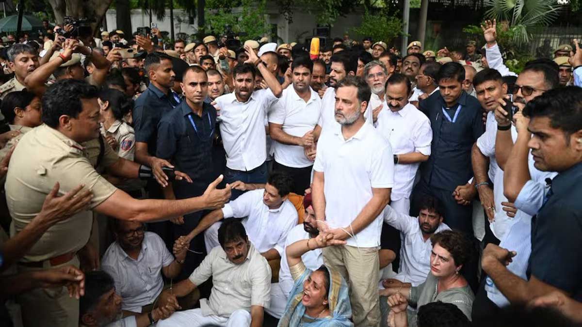 Rahul Gandhi staged a protest against CEC Gyanesh Kumar outside the ECI