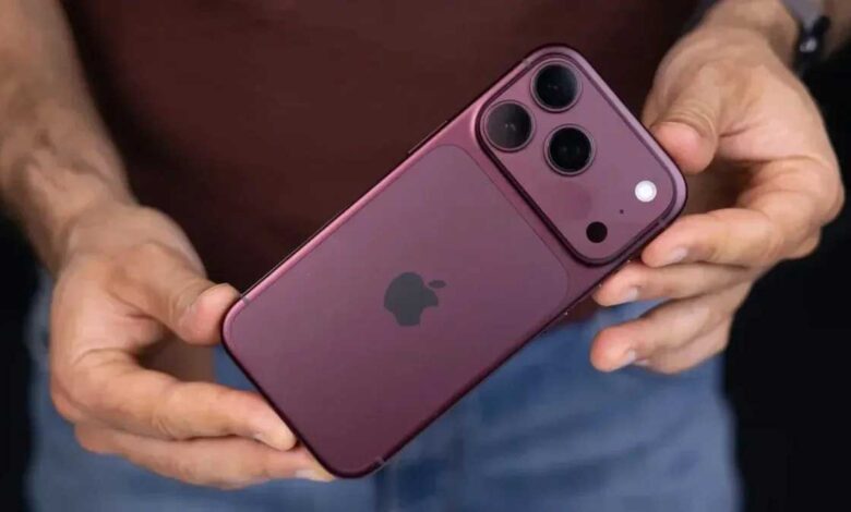 Users frustrated by audio issues in iPhone 18 Pro.