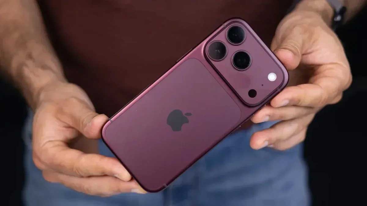 Users frustrated by audio issues in iPhone 18 Pro.
